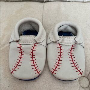 Freshly picked baseball leather mocassins size 4